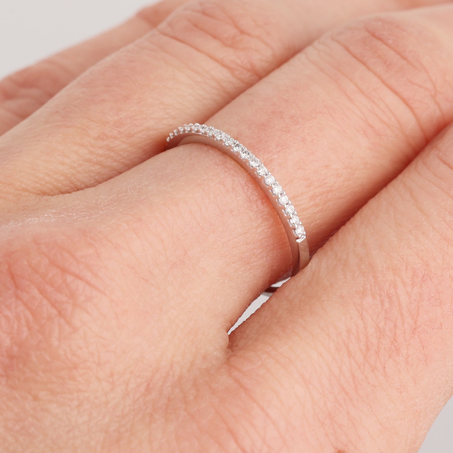 Gredzens ar Dimantiem 0.10 ct, Baltais zelts 585° (14K)