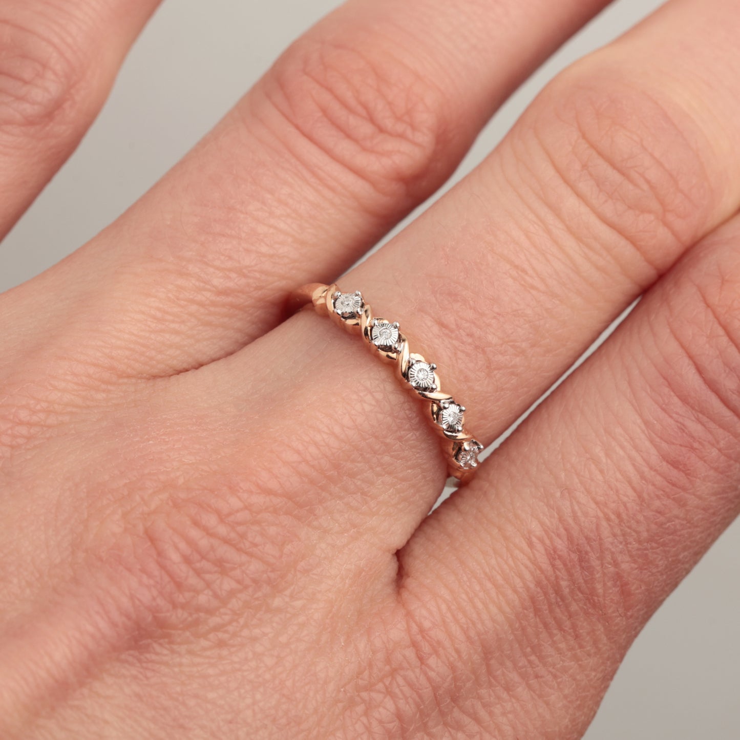 Gredzens ar Dimantiem 0.02 ct, Sarkanais zelts 585° (14K)