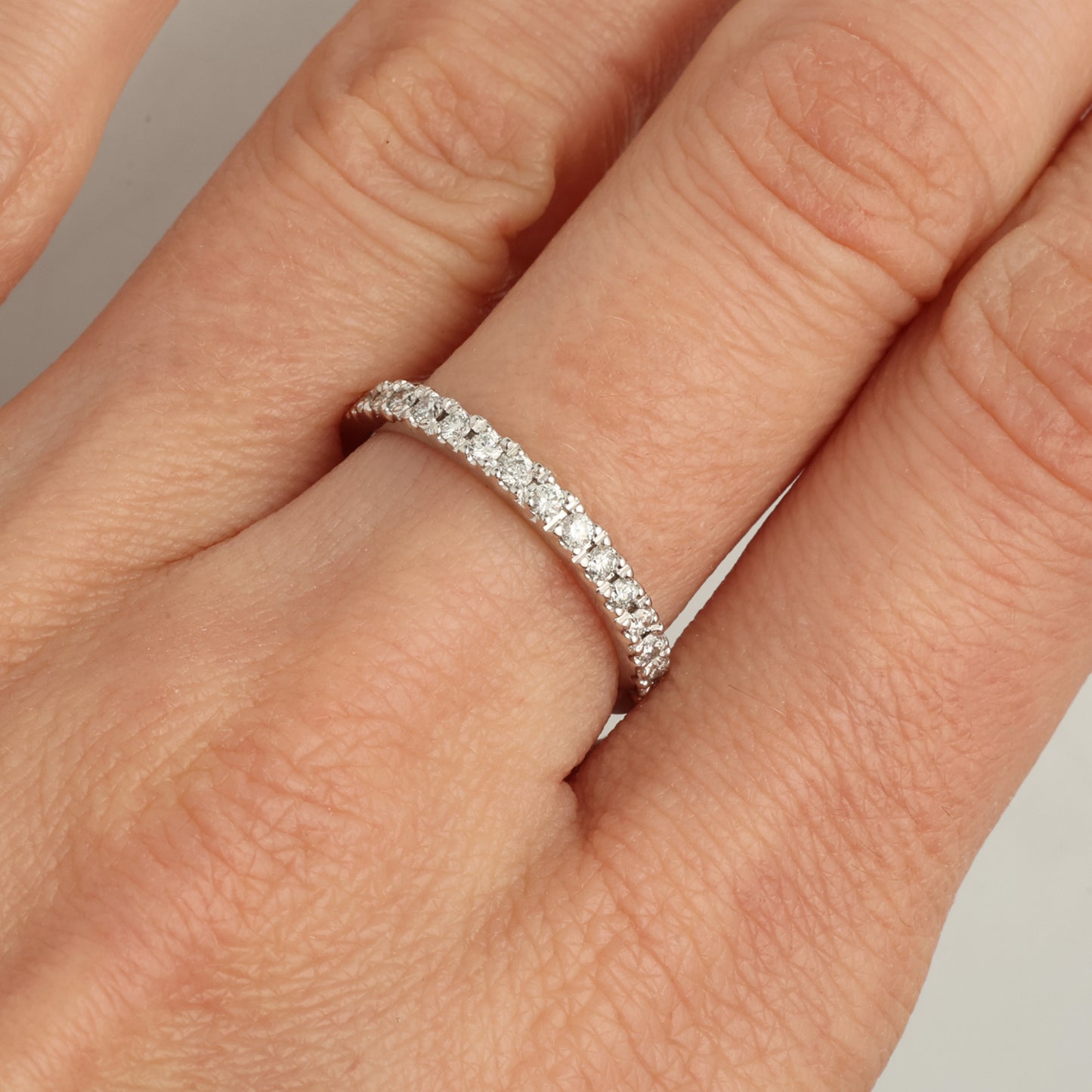 Gredzens ar Dimantiem 0.31 ct, Baltais zelts 585° (14K)