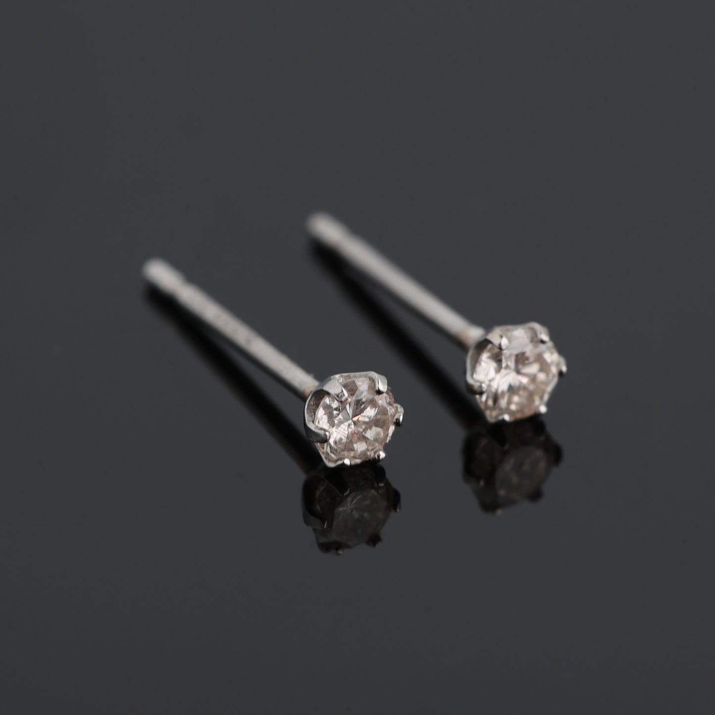 Auskari ar Šampanieša krāsas Dimantiem 0.10 ct, Platīns 900°