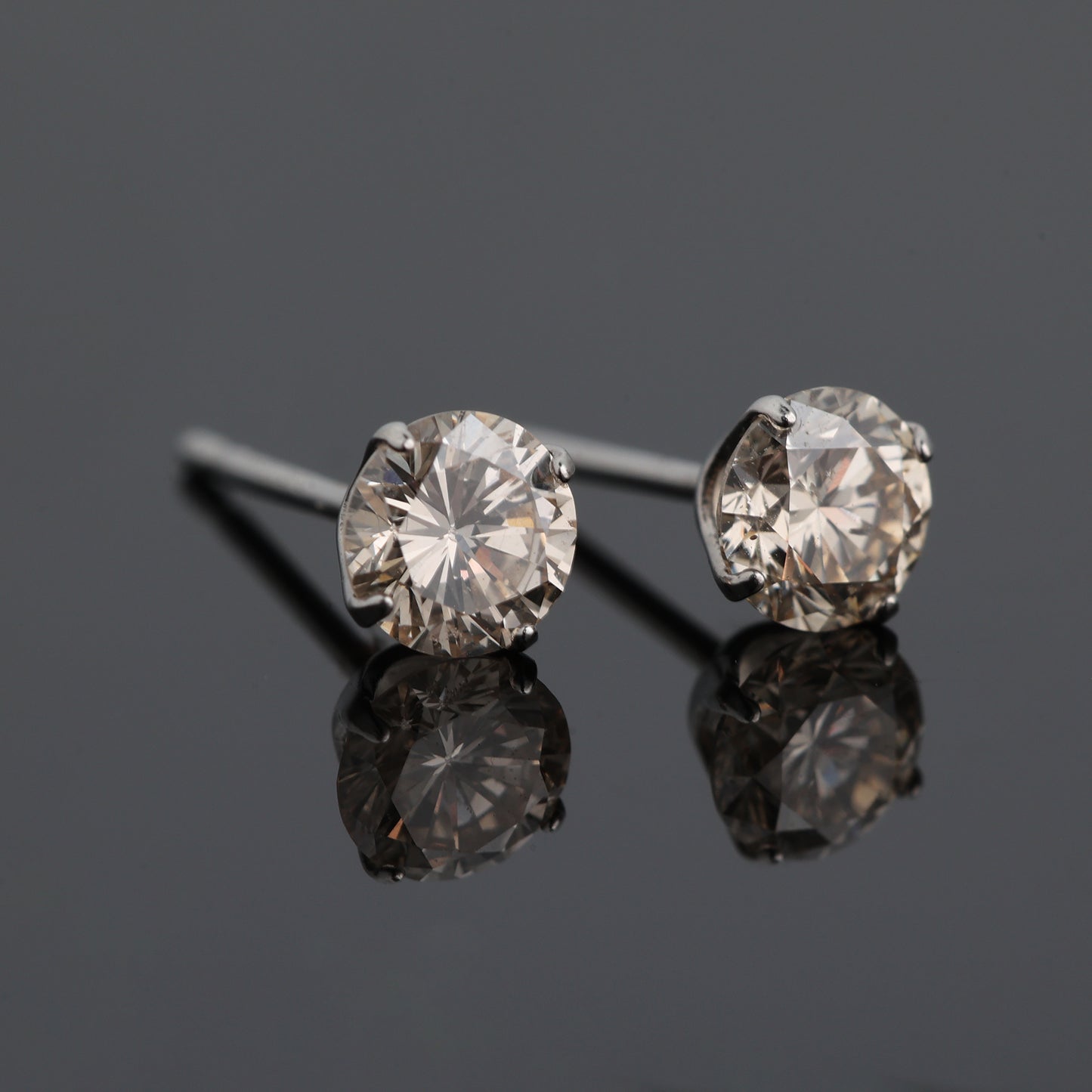 Auskari ar Šampanieša krāsas Dimantiem 0.50 ct, Platīns 900°