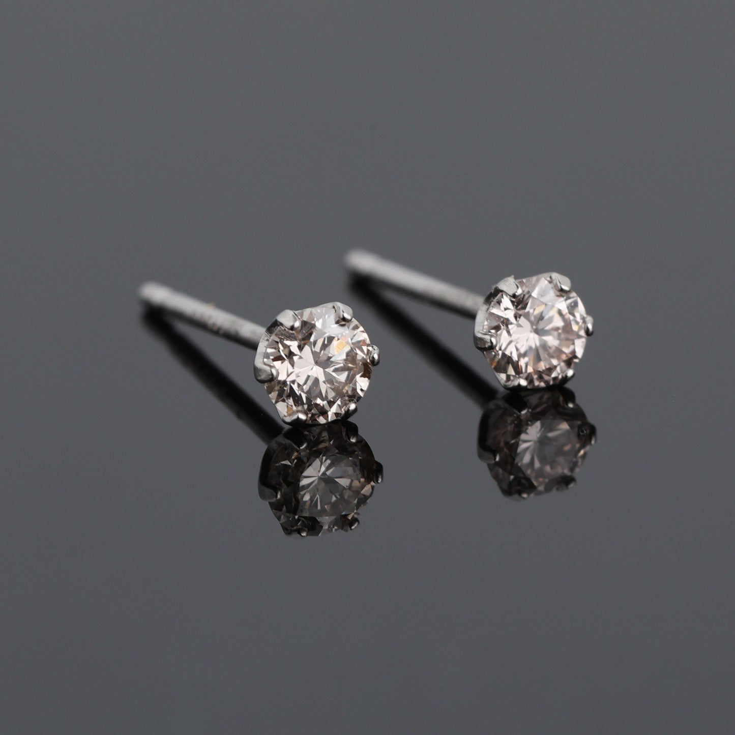 Auskari ar Šampanieša krāsas Dimantiem 0.20 ct, Platīns 900°