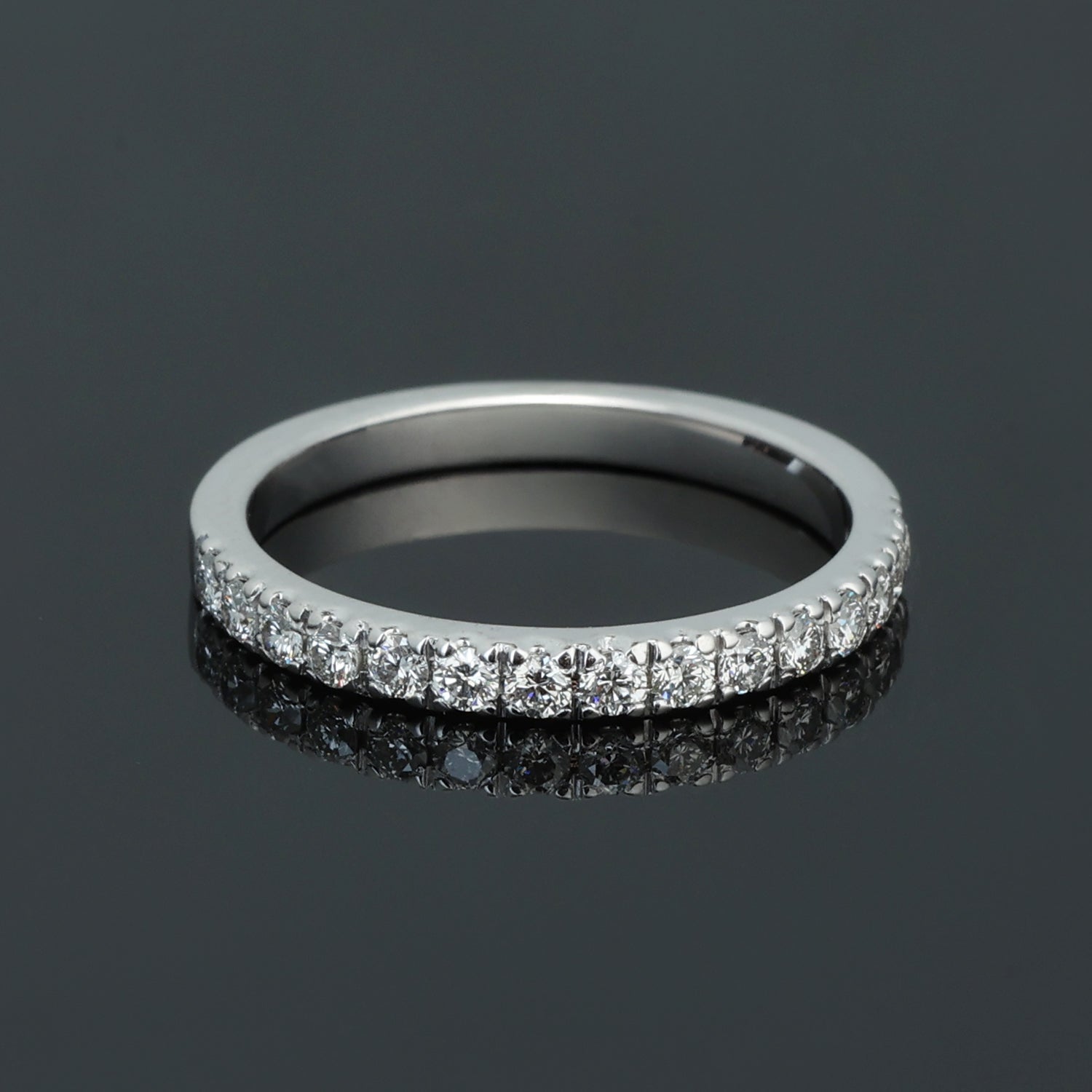 Gredzens ar Dimantiem 0.40 ct, Baltais zelts 585° (14K)