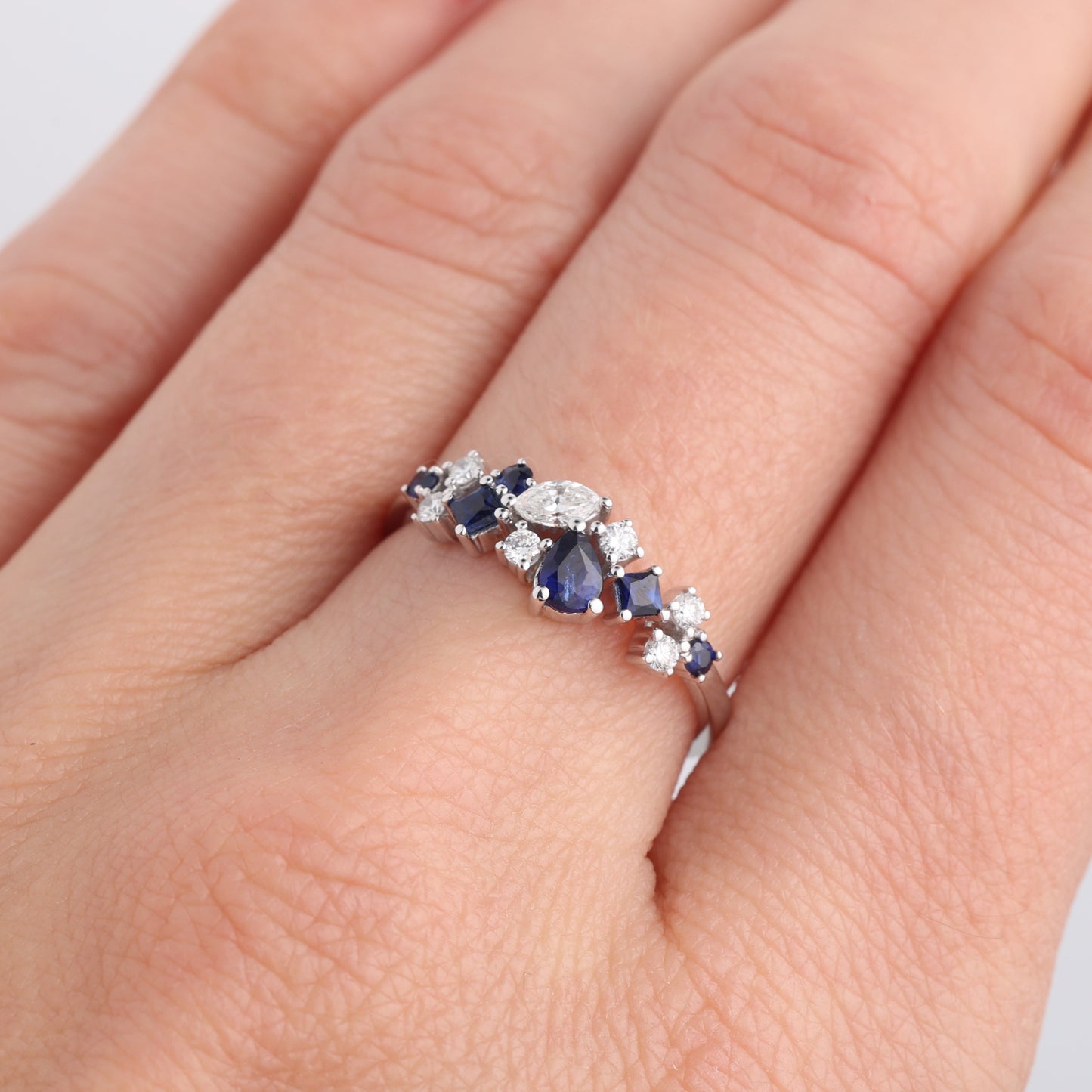 Ring with Sapphire 0.45 ct and Diamonds 0.22 ct, White Gold 750° (18K)