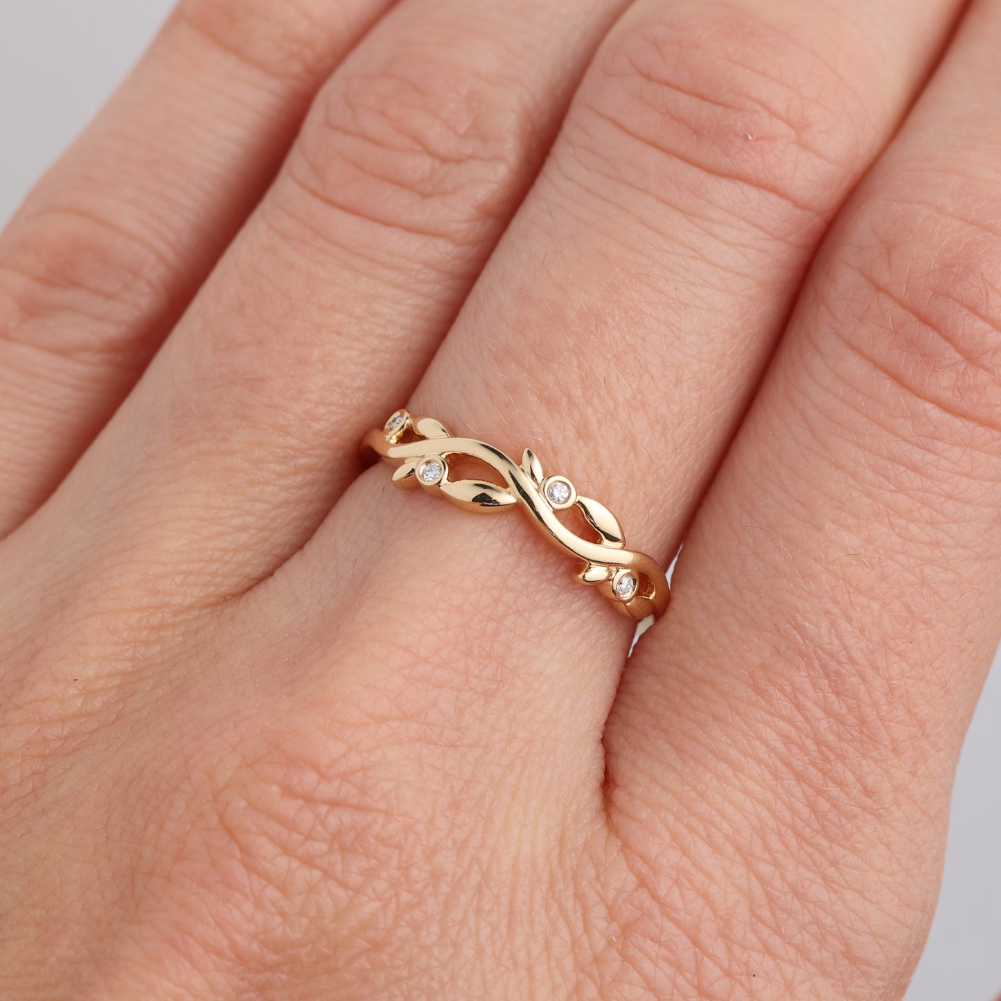 Ring with Diamonds 0.02 ct, Yellow Gold 750° (18K)