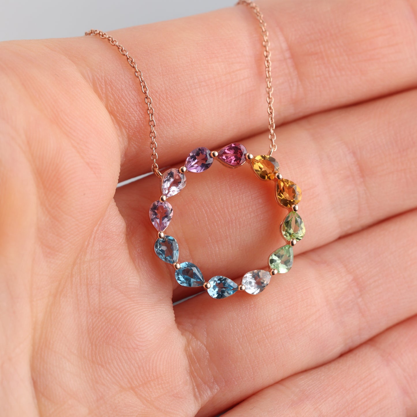 Daudzkrāsains Kulons ar ķēdi 1.88 ct, Sarkanais zelts 750° (18K)