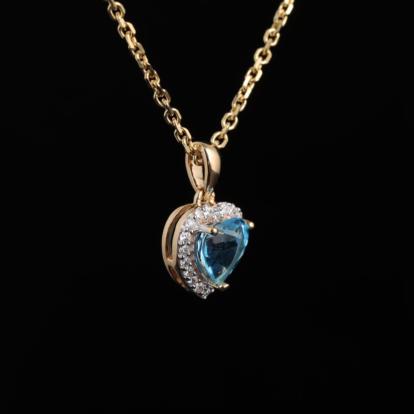 Kulons ar Topāzu 0.80 ct un Dimantiem 0.10 ct, Dzeltenais zelts 750° (18K)