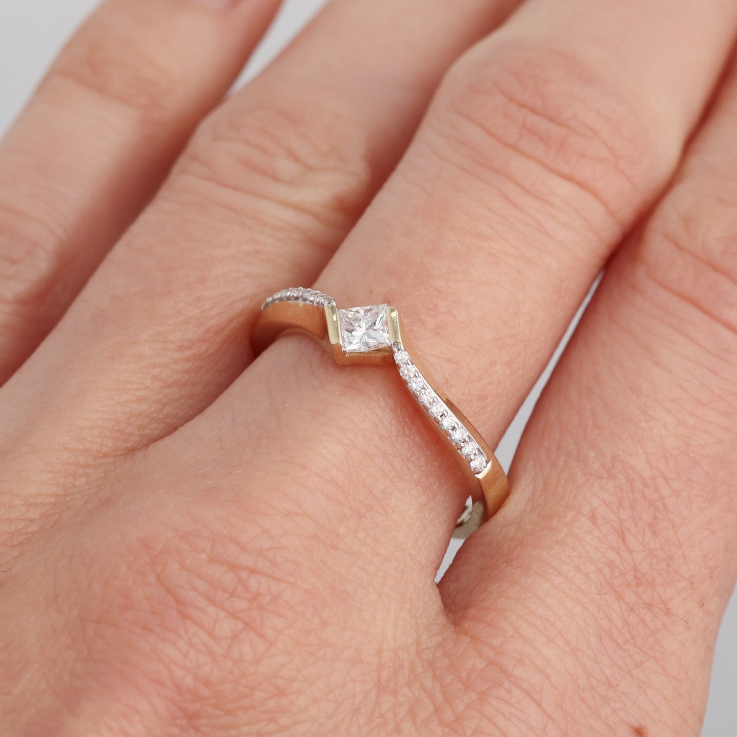 Ring with Diamonds 0.35 ct, Yellow Gold 585° (14K)