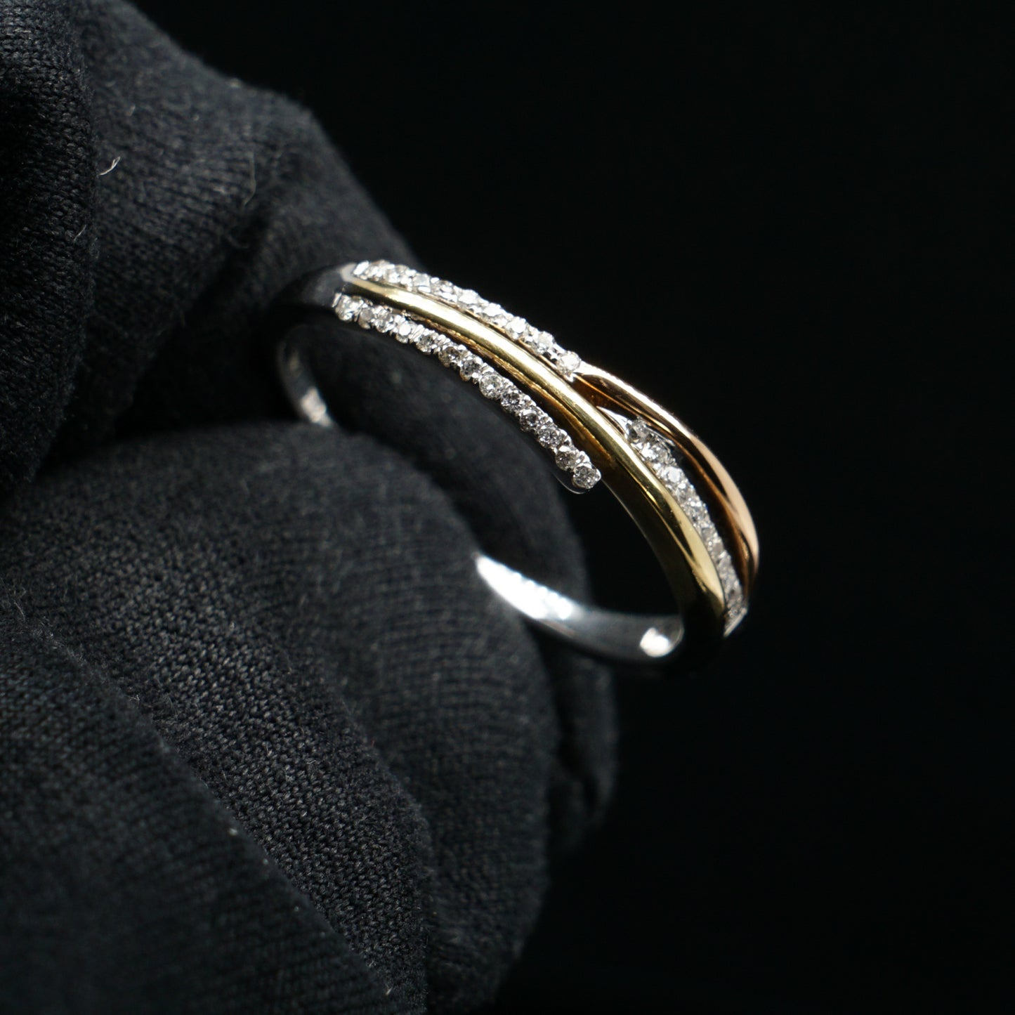 Кольцо с Бриллиантами 0.08 карат, Белое, Желтое и Красное золото 750° (18K)