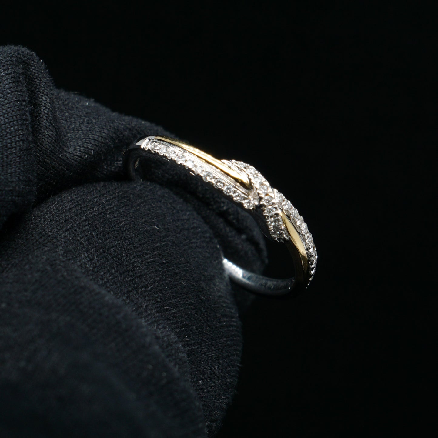 Кольцо с Бриллиантами 0.09 карат, Белое и Желтое золото 750° (18K)