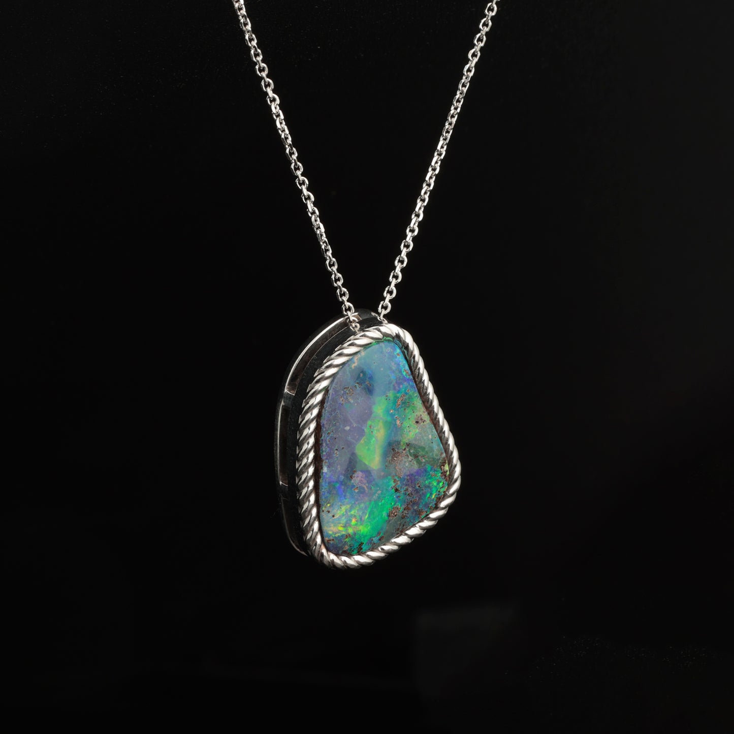 Kulons ar Dabīgo Austrālijas Opālu 10.50 ct, Baltais zelts 585° (14K)