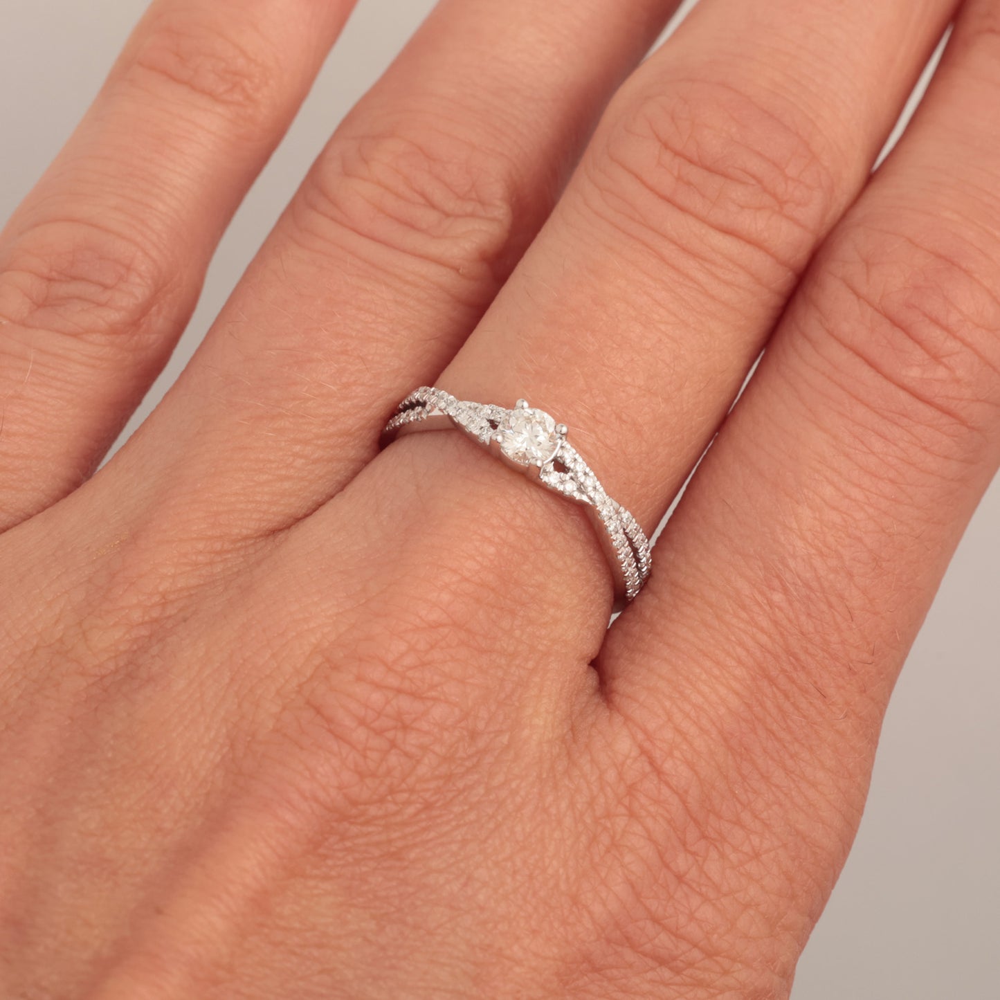 Кольцо с бриллиантами 0.43 ct, белое золото 585° (14K)