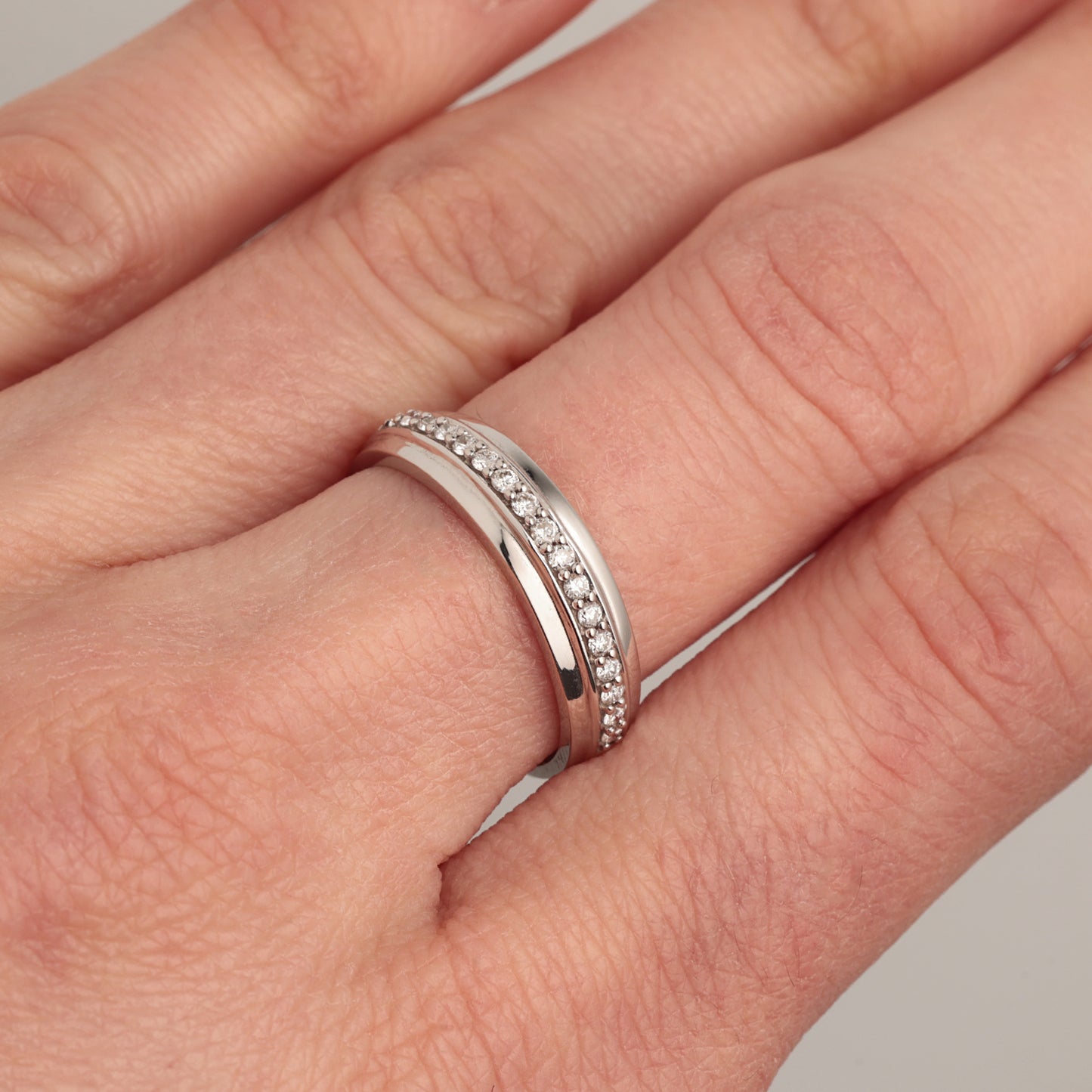 Ring with Diamonds 0.19 ct, White Gold 750° (18K)