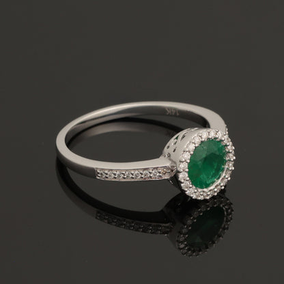 Ring with Emerald 0.75 ct, White Gold 585° (14K)