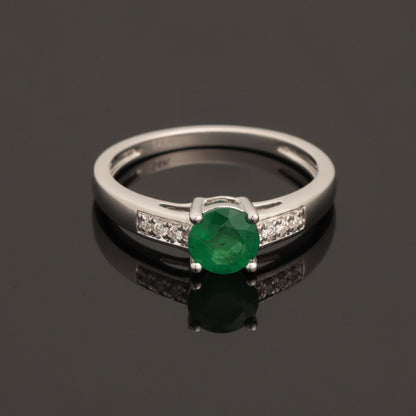 Ring with Emerald 0.80 ct, White Gold 585° (14K)