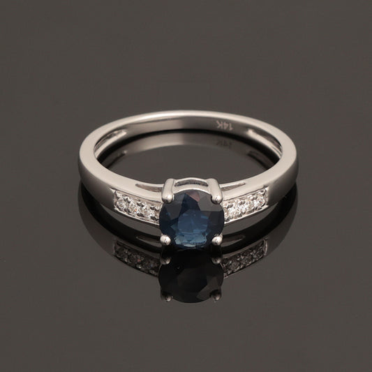 Gredzens ar safīru 0.80 ct un briljantiem 0.10 ct, baltais zelts 585° (14K)