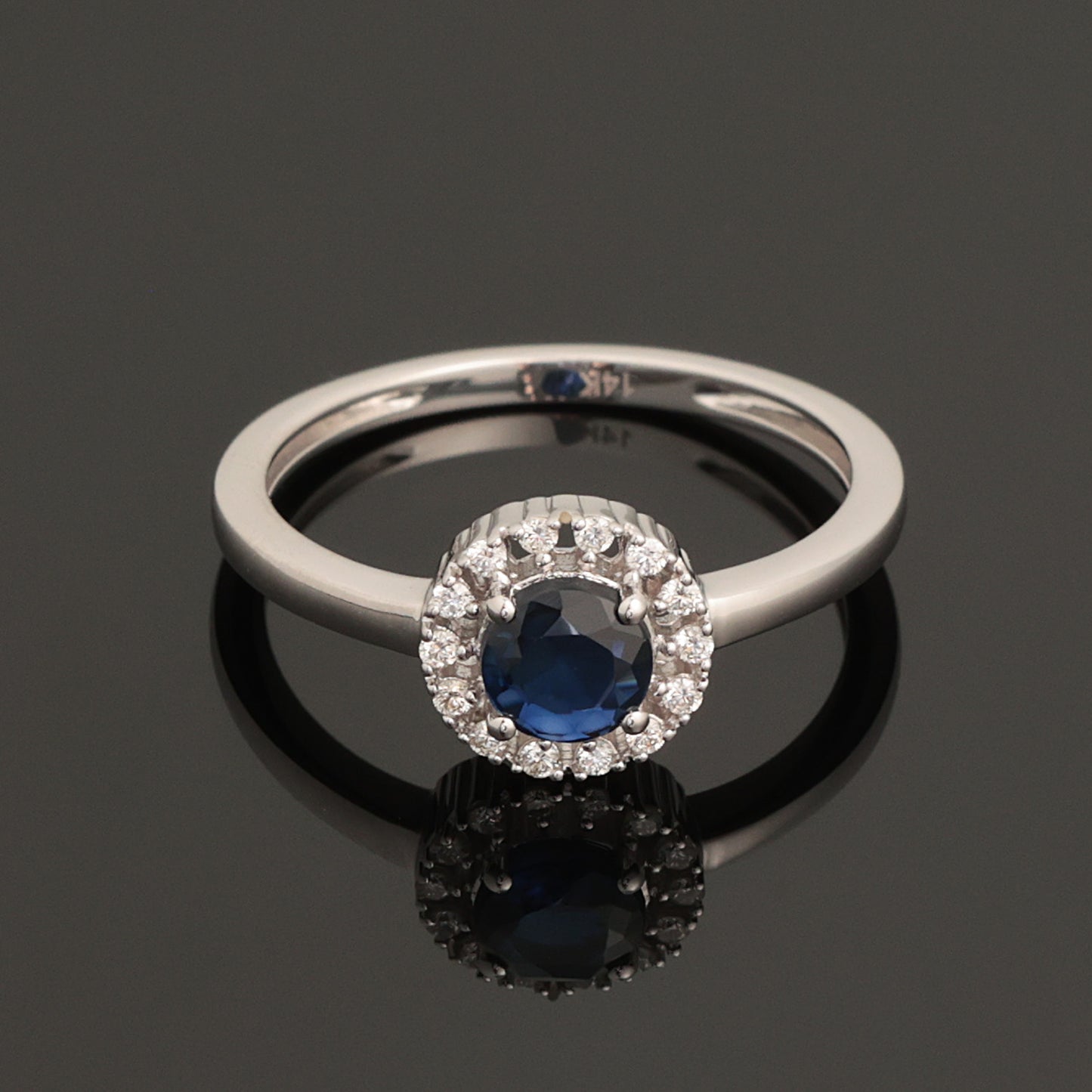 Ring with Sapphire 0.60 ct, White Gold 585° (14K)