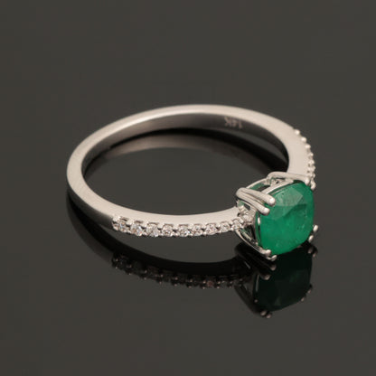 Ring with Emerald 0.76 ct, White Gold 585° (14K)