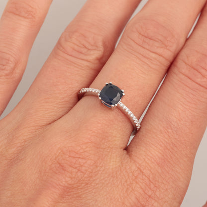 Ring with Sapphire 0.80 ct, White Gold 585° (14K)