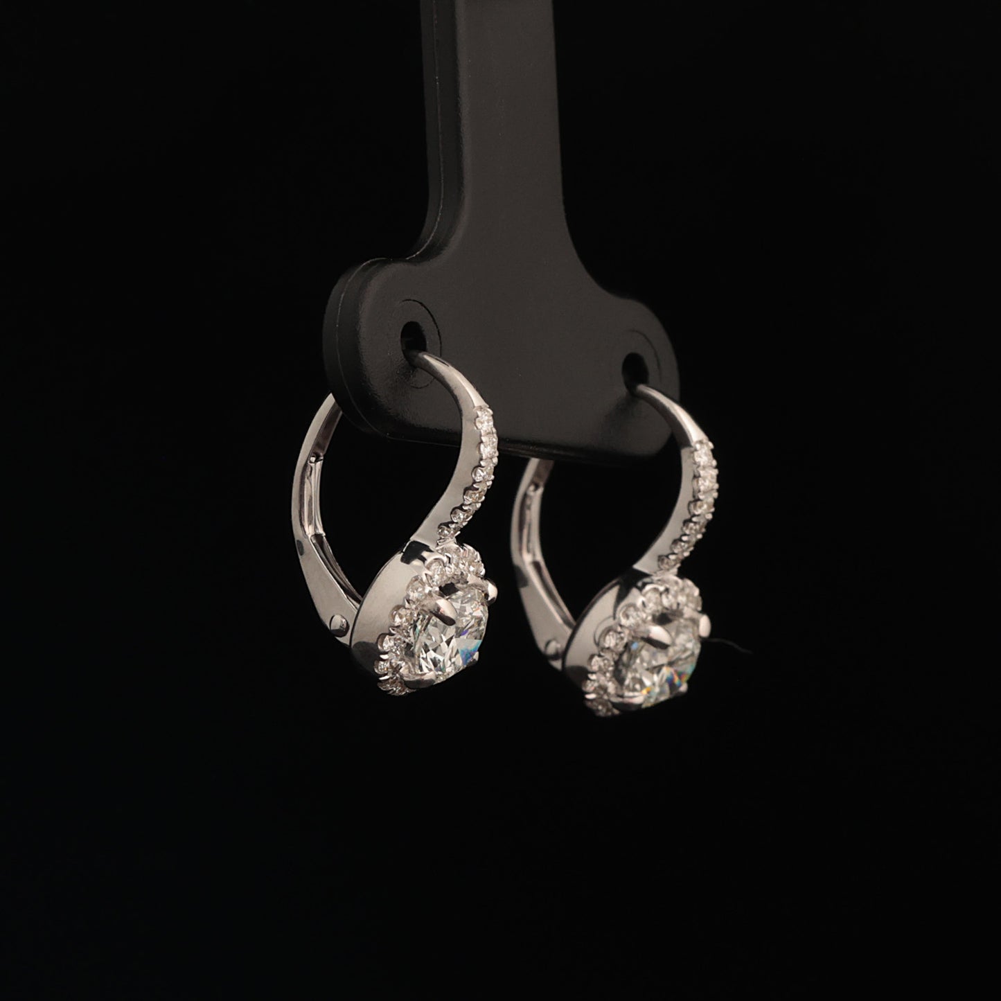 Auskaru pāris ar dimantiem 1.10 ct, baltais zelts 585° (14K)