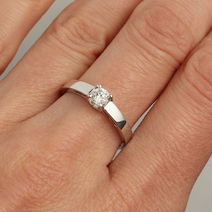 Gredzens ar Dimantiem 0.21 ct, Baltais zelts 585° (14K) 