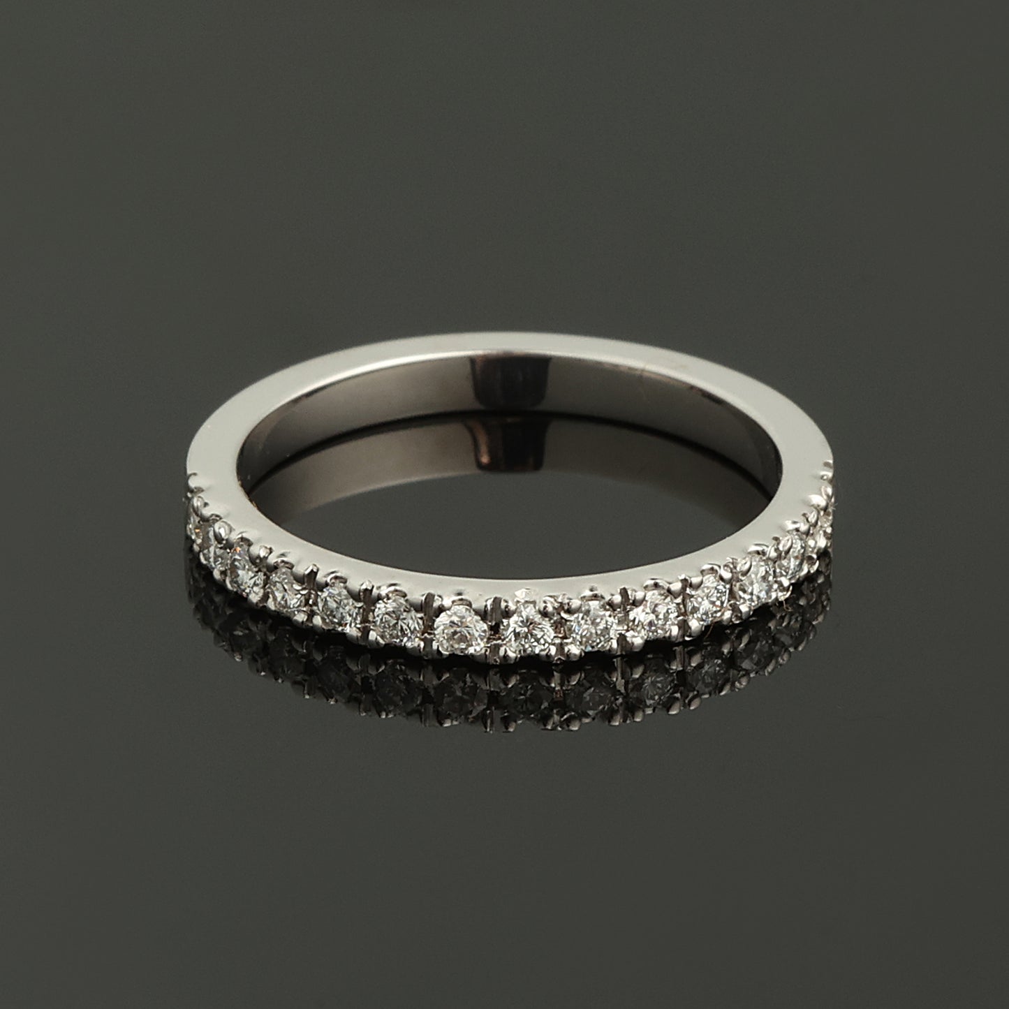 Gredzens ar Dimantiem 0.31 ct, Baltais zelts 585° (14K) 