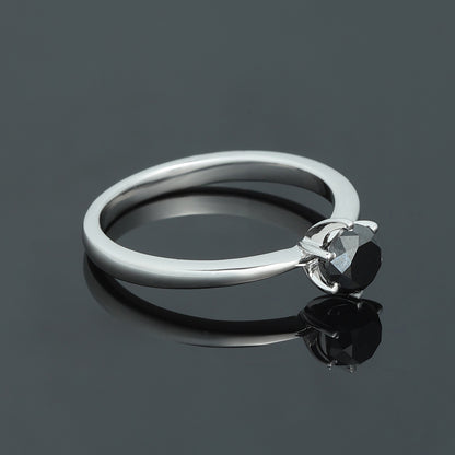 Gredzens ar Melno Dimantu 1.05 ct, Baltais zelts 585° (14K) 