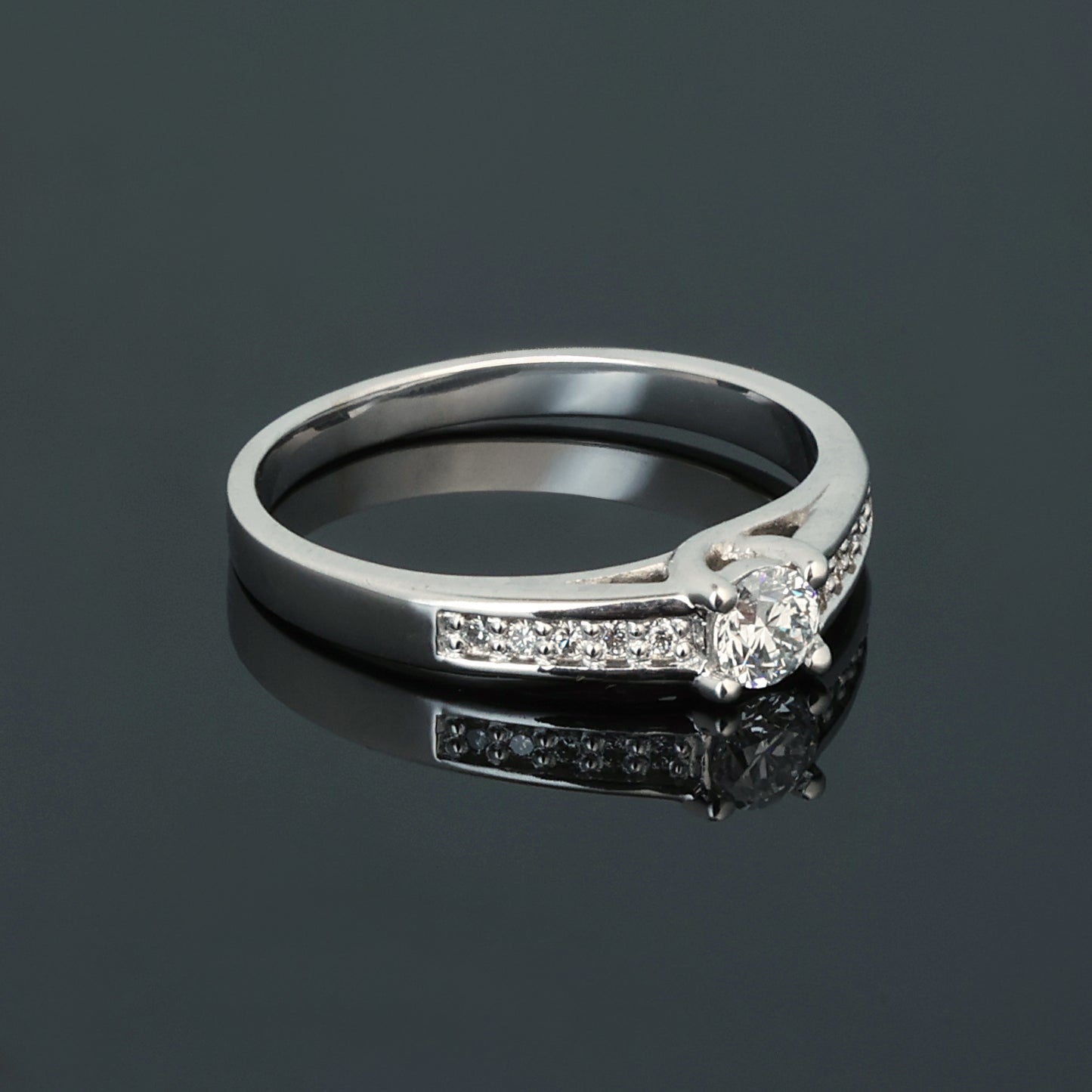 Gredzens ar Dimantiem 0.35 ct, Baltais zelts 585° (14K) 