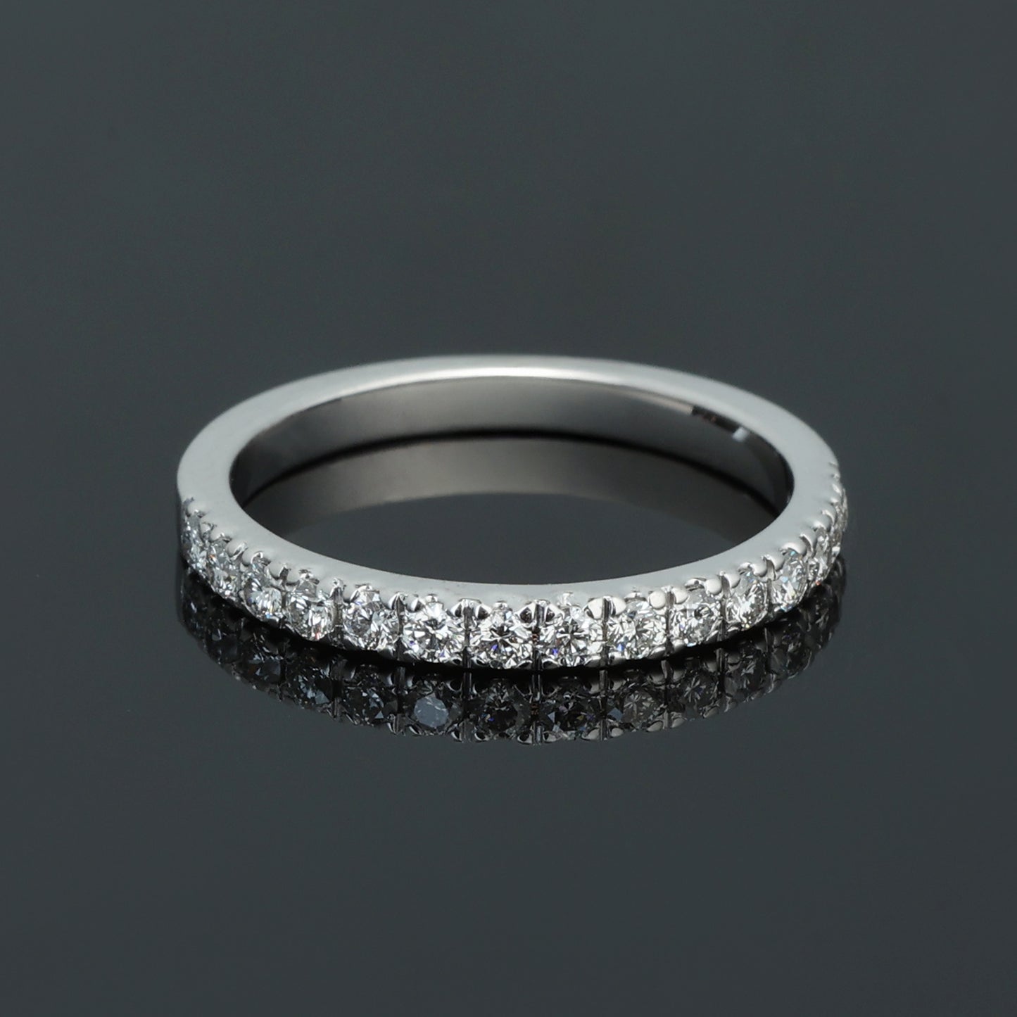 Gredzens ar Dimantiem 0.40 ct, Baltais zelts 585° (14K) 